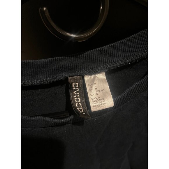 sweater - Picture 2 of 2